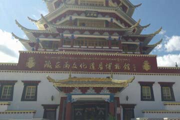 梦回时,那五彩经幡