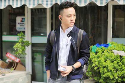 ��ɫ����