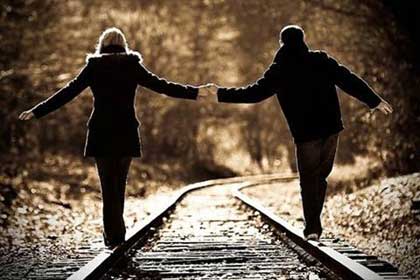 一个人怕孤独,两个人怕辜负