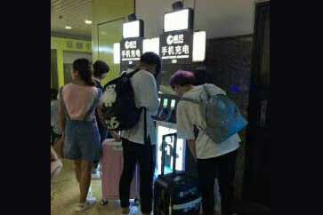 �������