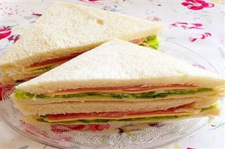 有时候也要挖苦一下自己――――“三明治”效应