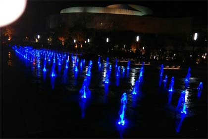 ��Խ��ԽԶ����