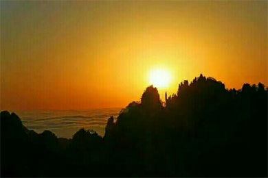 ���³���