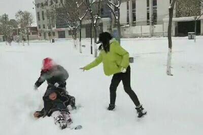 ����ѩ����ϯ��ɽҰ����1500��